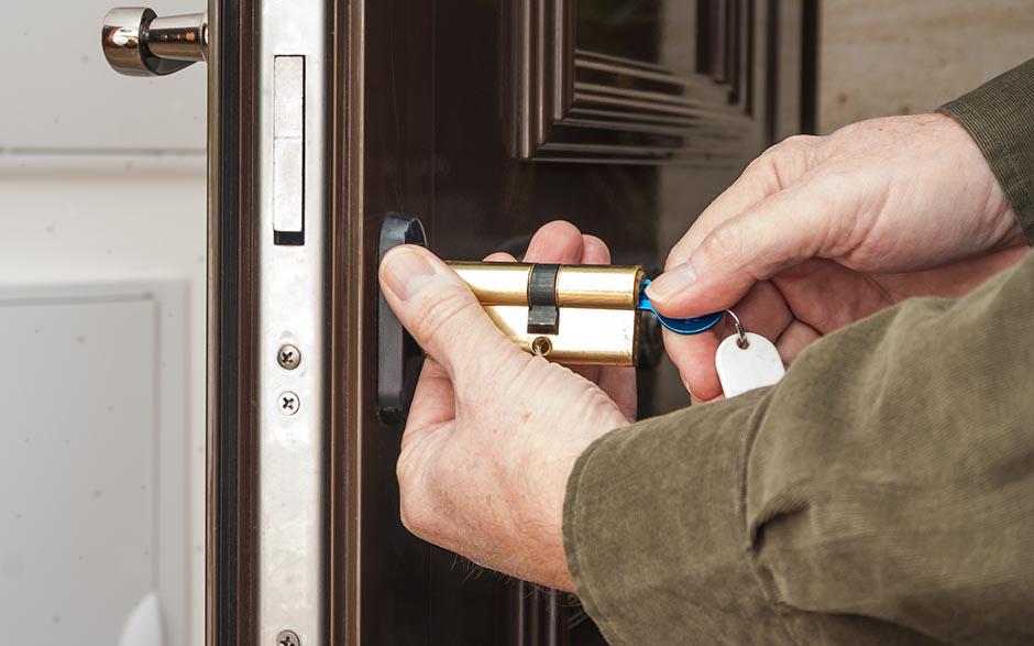 serrure porte pvc Jouy-le-Moutier